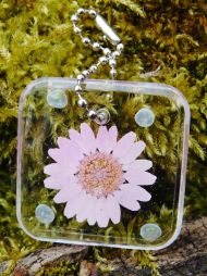 Přívěsek na kabelku - květ a měsíční kámen