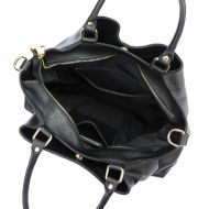 Kožená černá dámská tříkomorová kabelka do ruky