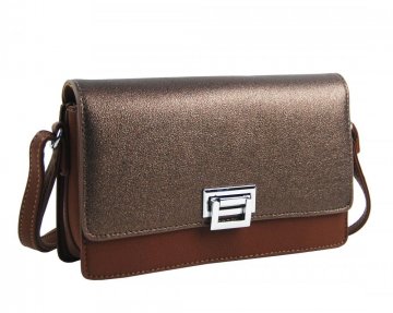 Hnědá podélná crossbody dámská kabelka se třemi oddíly 4997-BB Hnědá podélná crossbody dámská kabelka se třemi oddíly 4997-BB